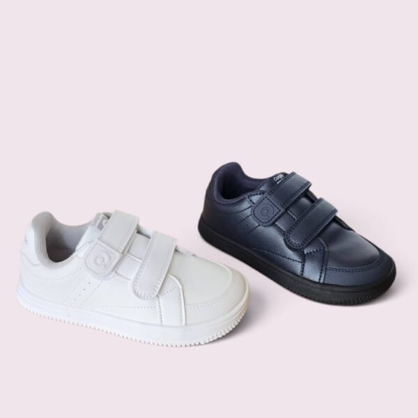 Zapatillas colegiales barefoot Conguitos con horma ancha, suela plana, gran flexibilidad, plantilla extraíble y cierre de velcro.
