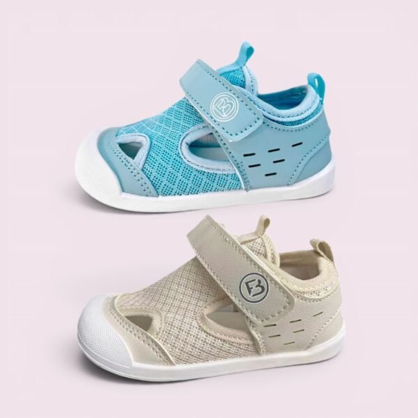 Sandalias Vera barefoot infantiles con cierre de velcro, horma ancha y puntera reforzada