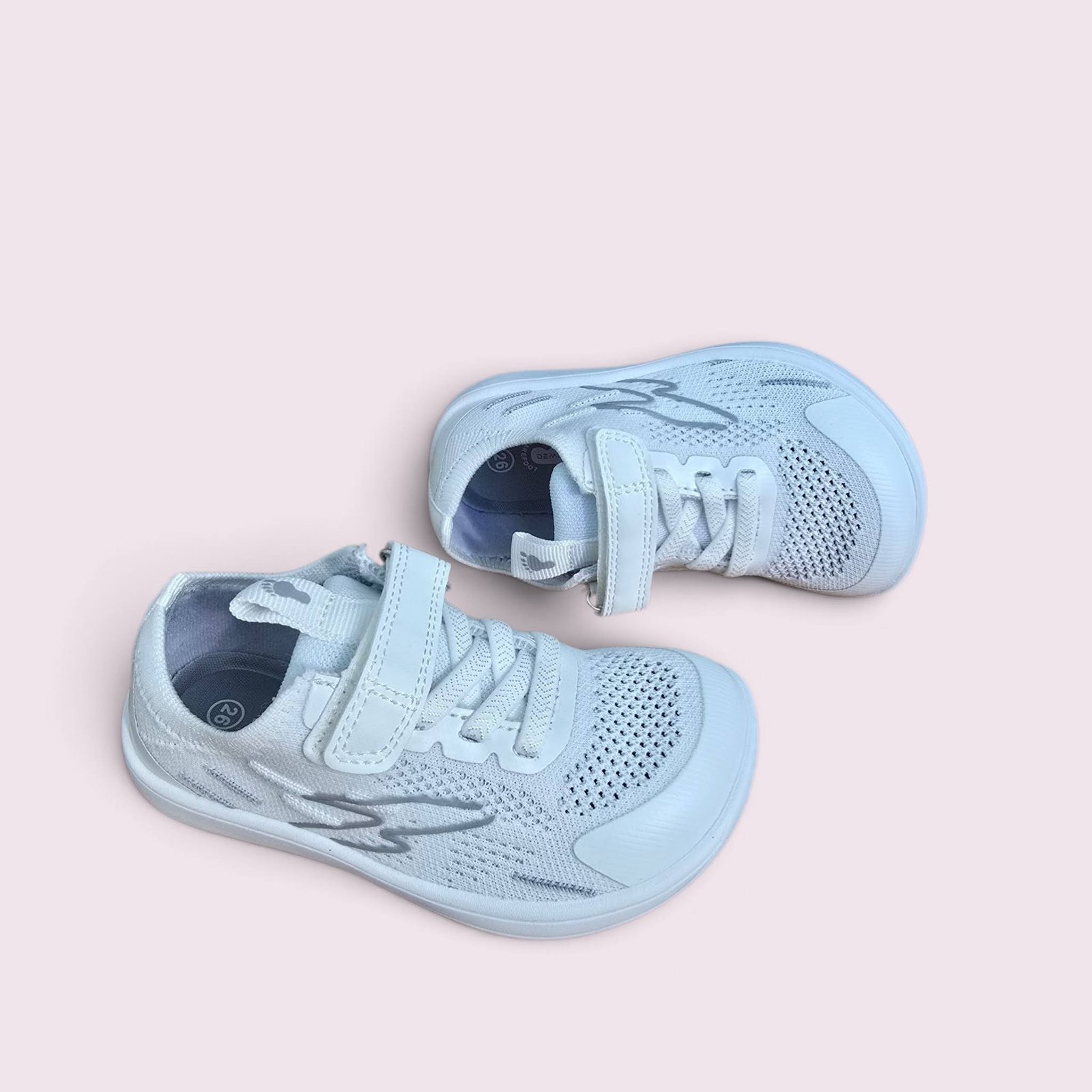 Zapatillas barefoot infantiles Senda de material textil con velcro, cordones elásticos y puntera reforzada