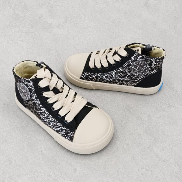 Texto ALT: Zapatillas altas barefoot Topo flexibles con horma ancha y suela plana