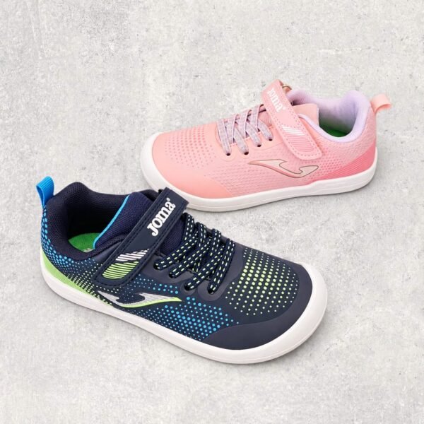 Zapatillas respetuosas Joma para diario, cole y deporte. Zero drop, sin contrafuerte, puntera reforzada y cierre con elásticos + velcro. Súper flexibles, horma ancha y fabricadas en España. 44,99€