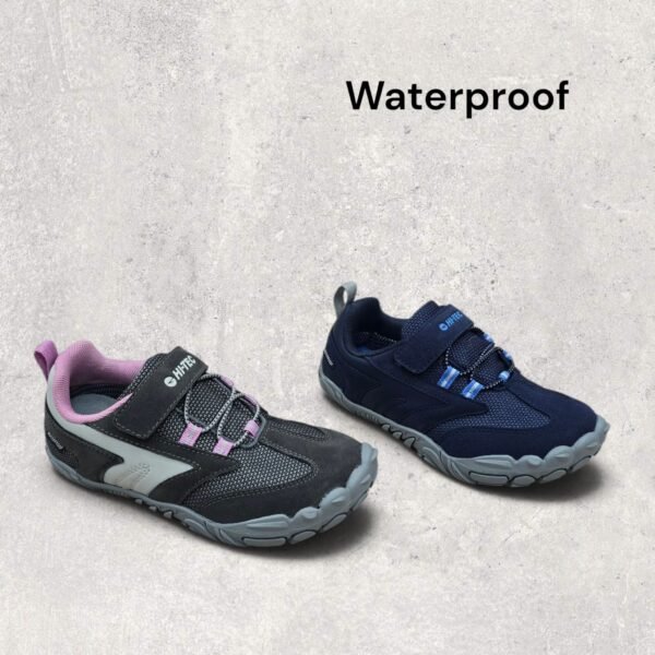 Zapatillas Waterproof Figaro HI-TEC impermeables en gris con detalles rosas y azul, con velcro y puntera de goma.
